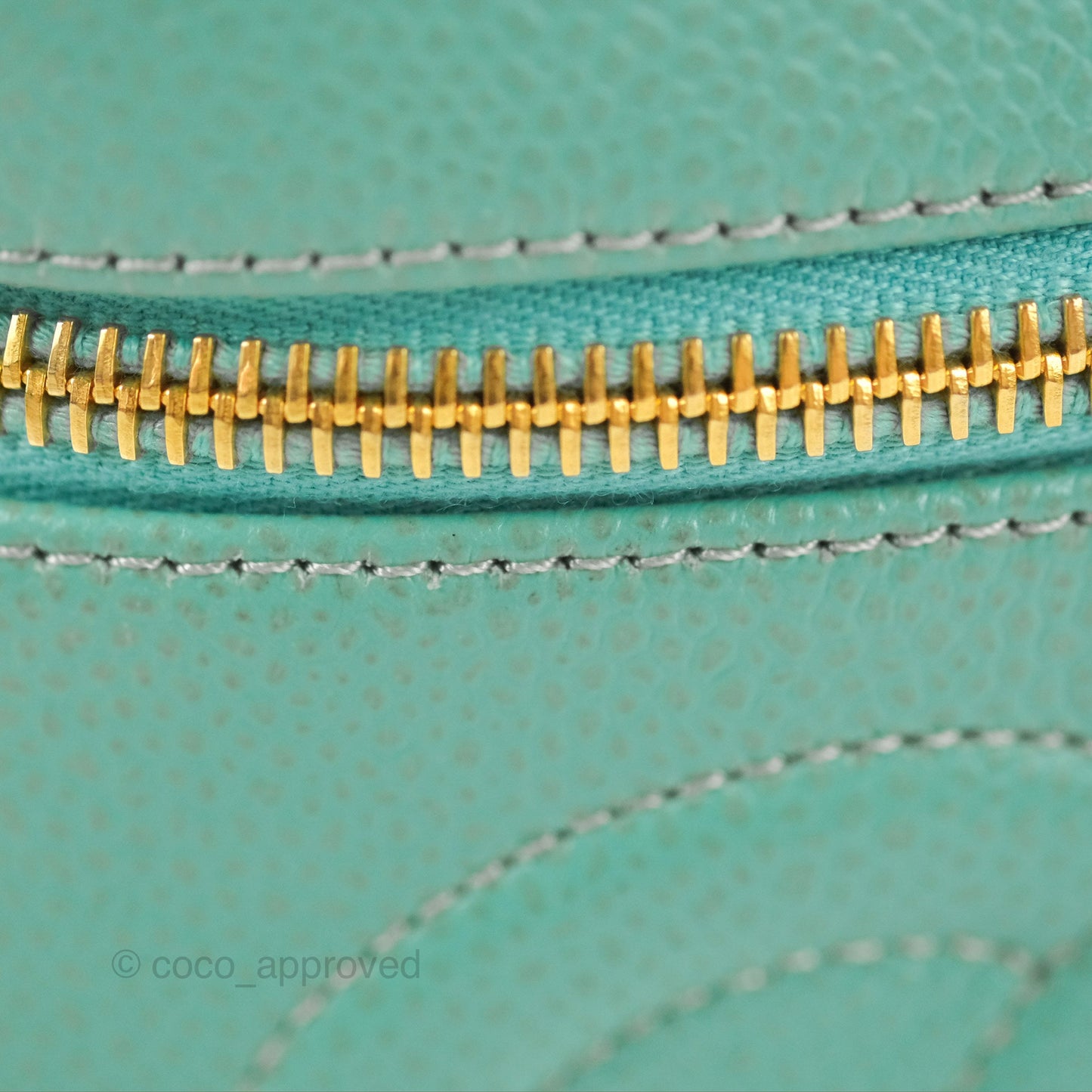 Chanel Vintage Vanity Case Tiffany Blue Caviar Gold Hardware