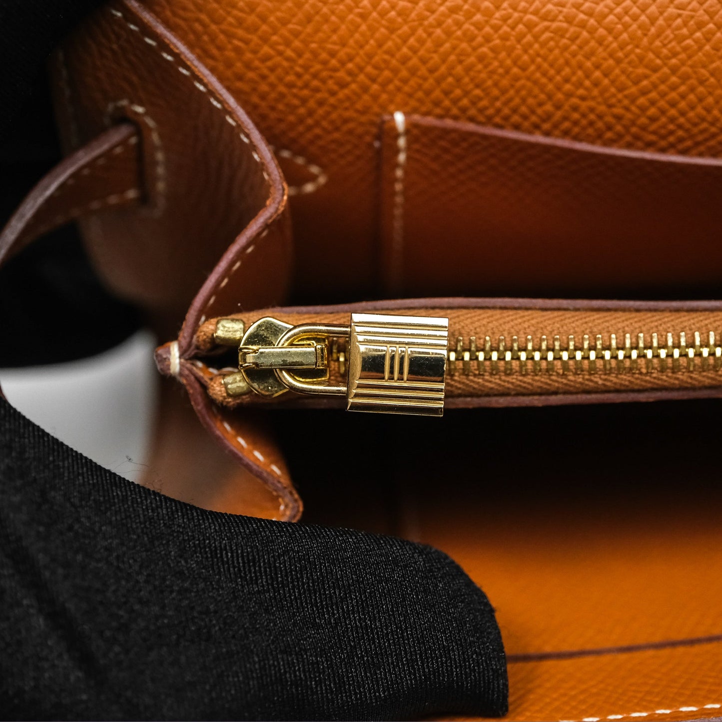 Hermès Kelly To Go Wallet Gold 37 Epsom Gold Hardware