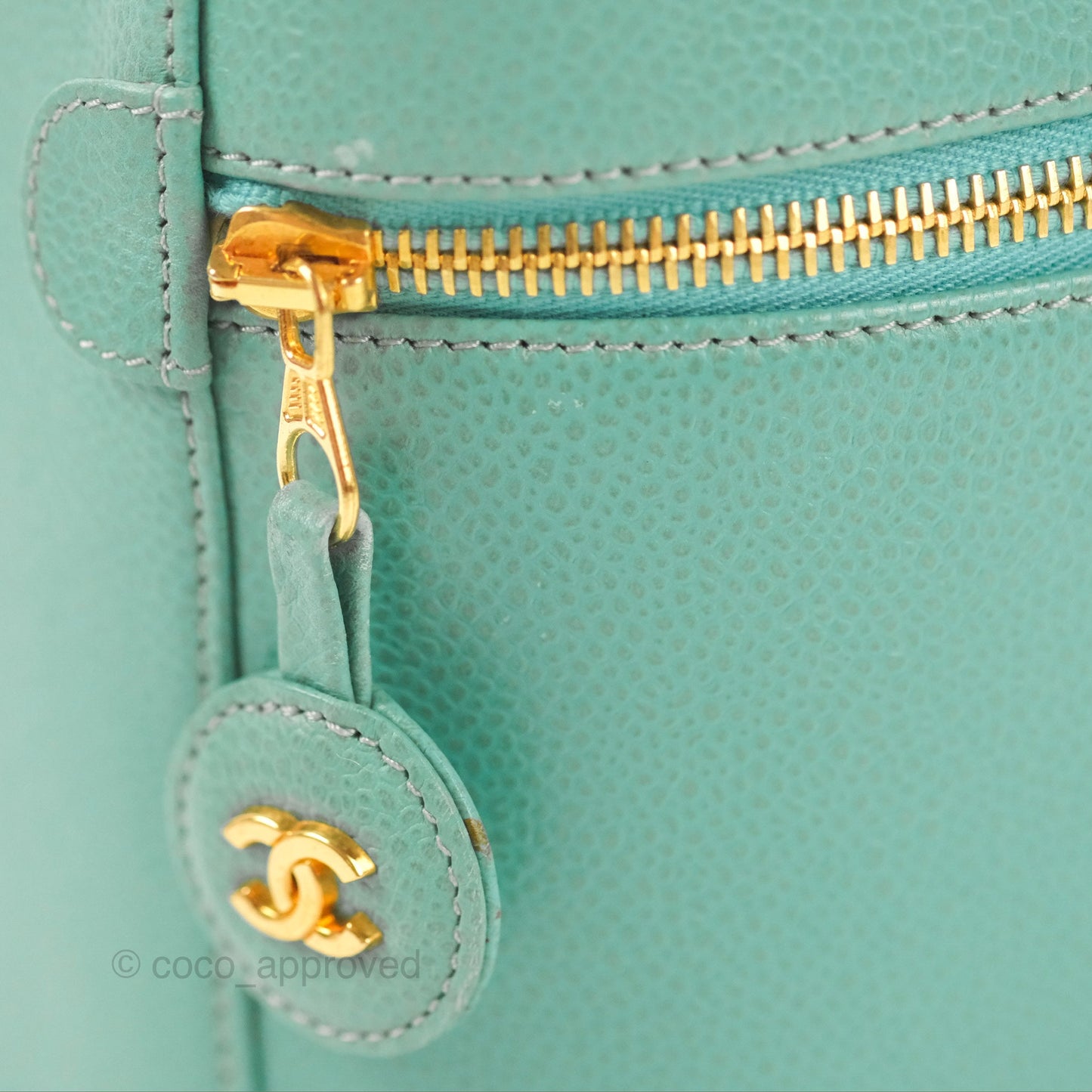 Chanel Vintage Vanity Case Tiffany Blue Caviar Gold Hardware