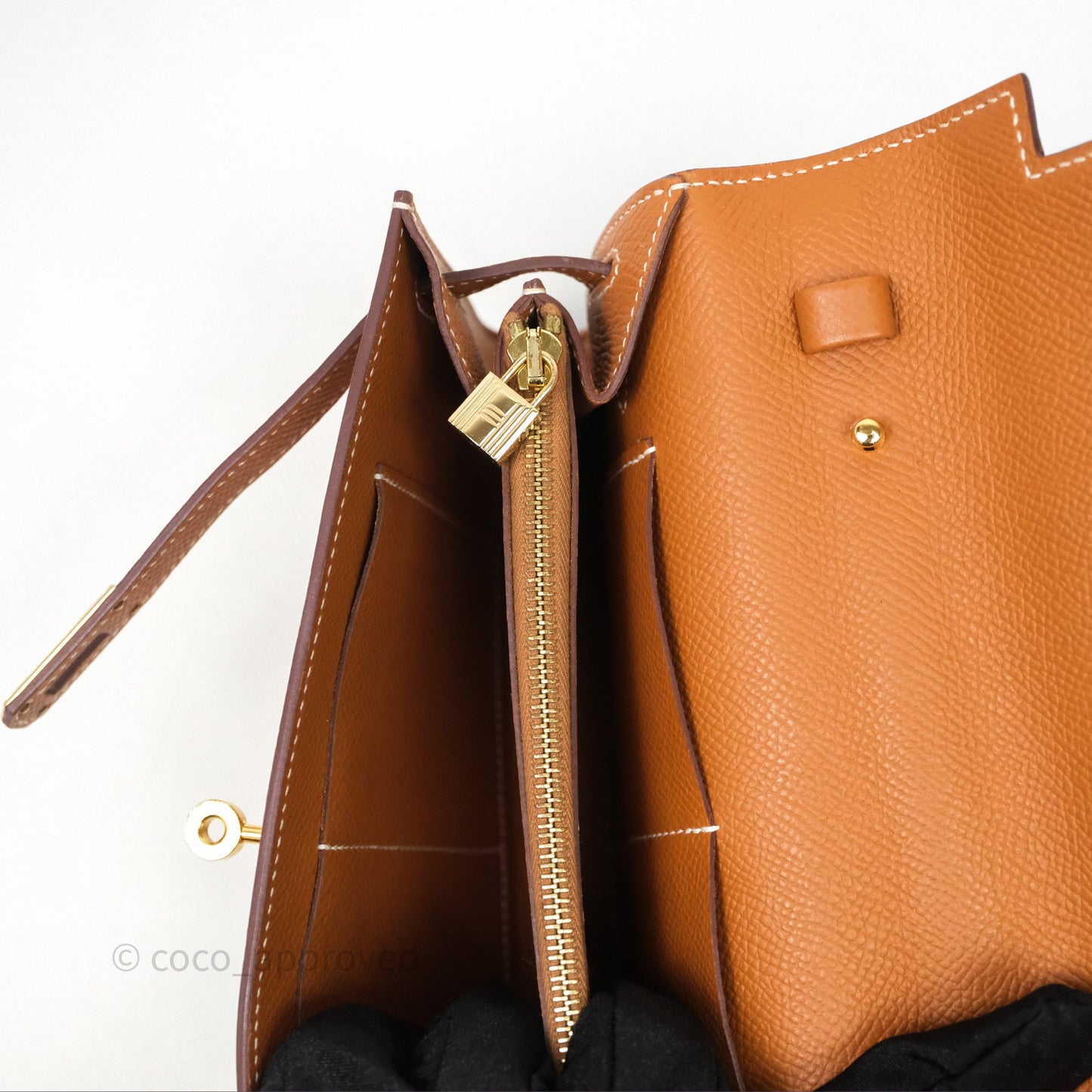 Hermès Kelly To Go Wallet Gold 37 Epsom Gold Hardware