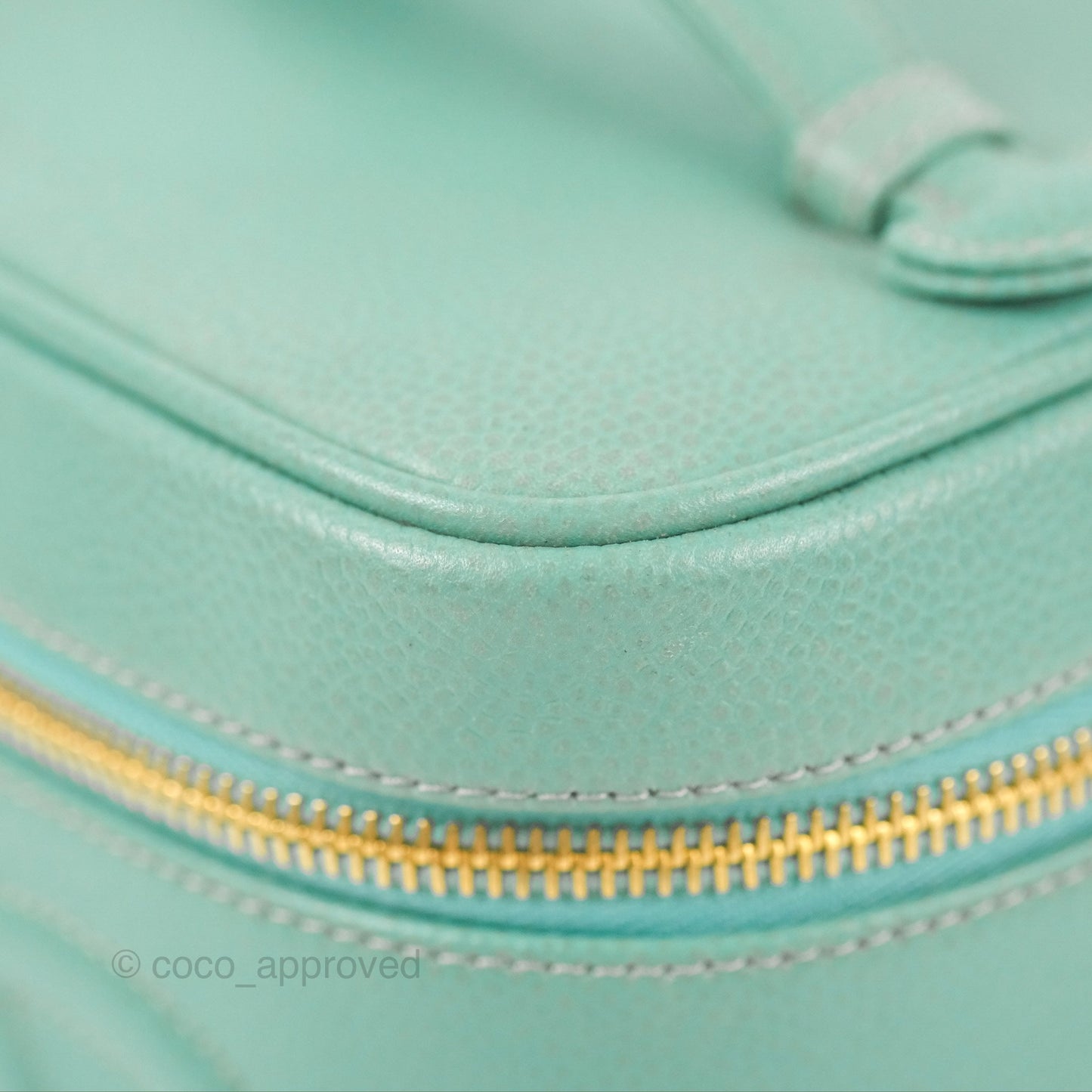 Chanel Vintage Vanity Case Tiffany Blue Caviar Gold Hardware