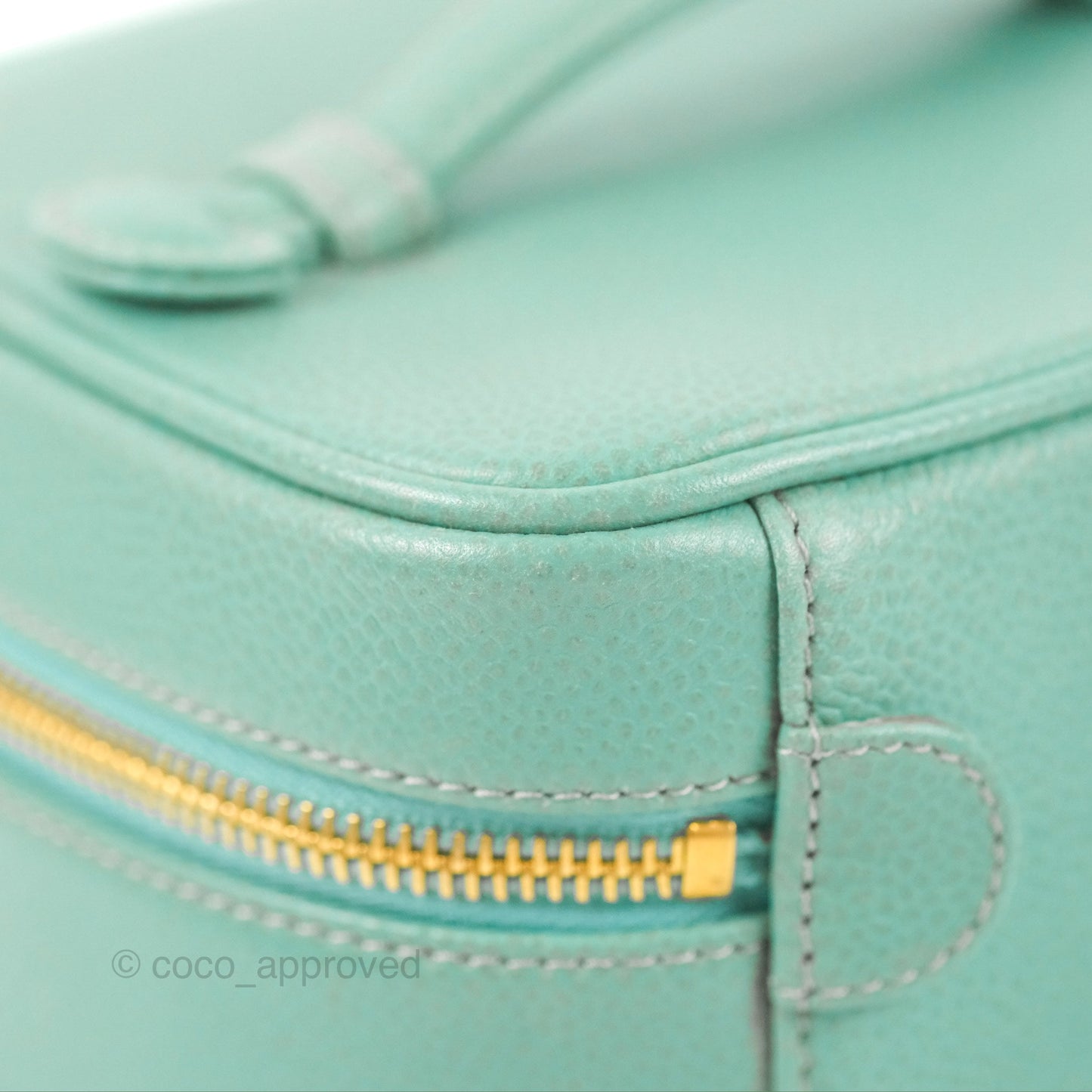 Chanel Vintage Vanity Case Tiffany Blue Caviar Gold Hardware