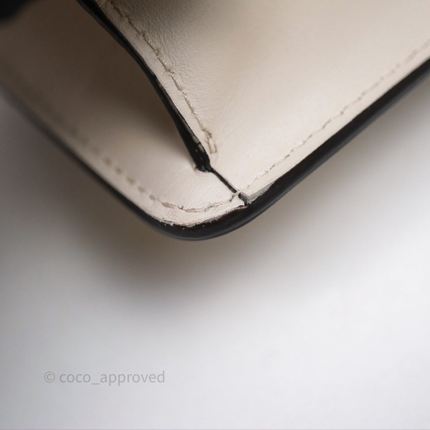 Gucci Mini Sylvie White Calfskin Bag⁣ ⁣⁣⁣⁣⁣⁣⁣⁣⁣⁣⁣⁣⁣⁣⁣⁣