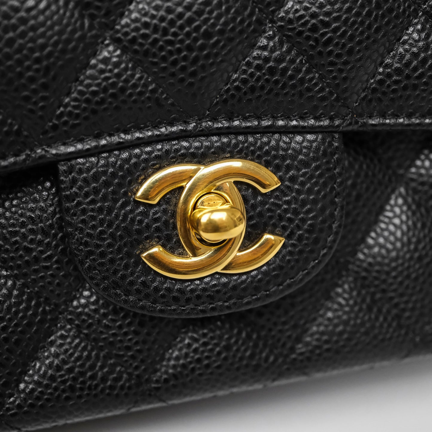 Chanel Classic M/L Medium Flap Quilted Black Caviar Gold Hardware
