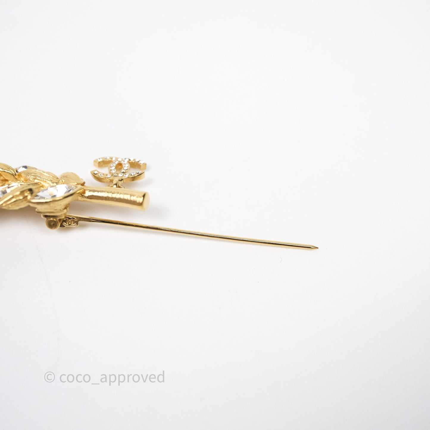 Chanel CC Wheat Crystal Brooch Gold Tone 23V