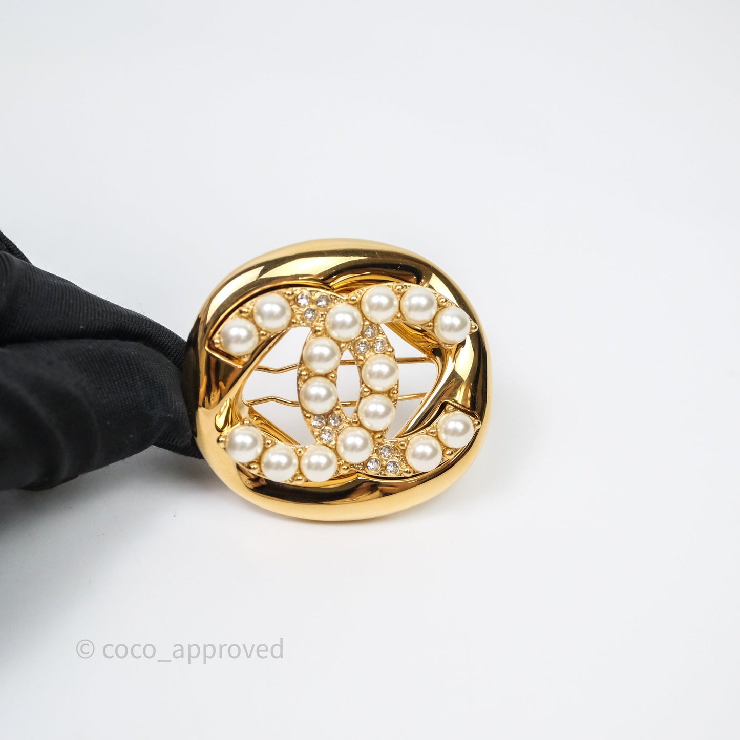 Chanel CC Pearl Round Crystal Hair Clip Gold Tone 24A