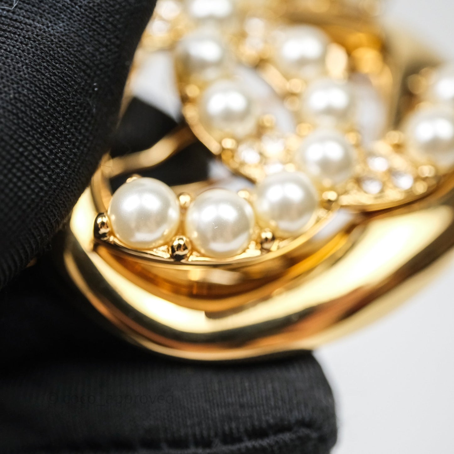 Chanel CC Pearl Round Crystal Hair Clip Gold Tone 24A