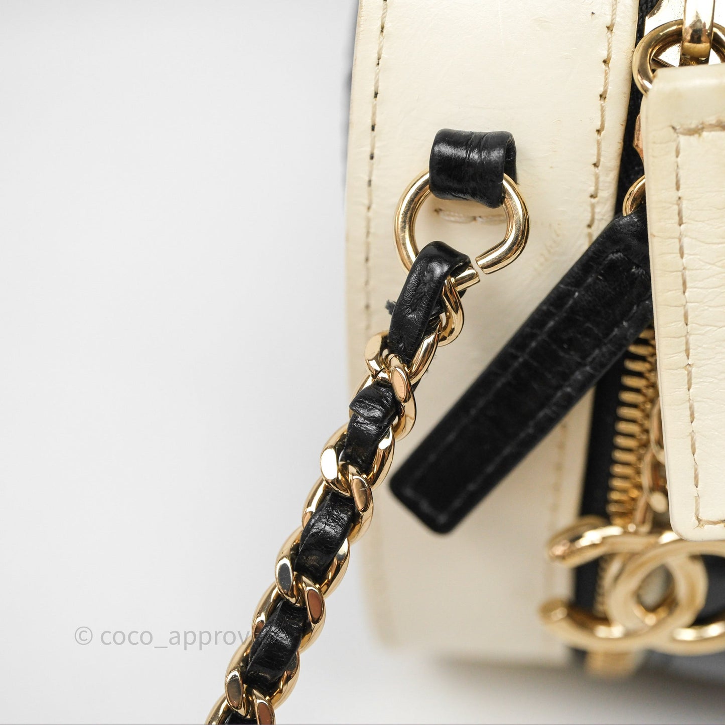 Chanel Quilted Stitched Vanity Case Bag Black/Ivory Calfskin Gold Hardware