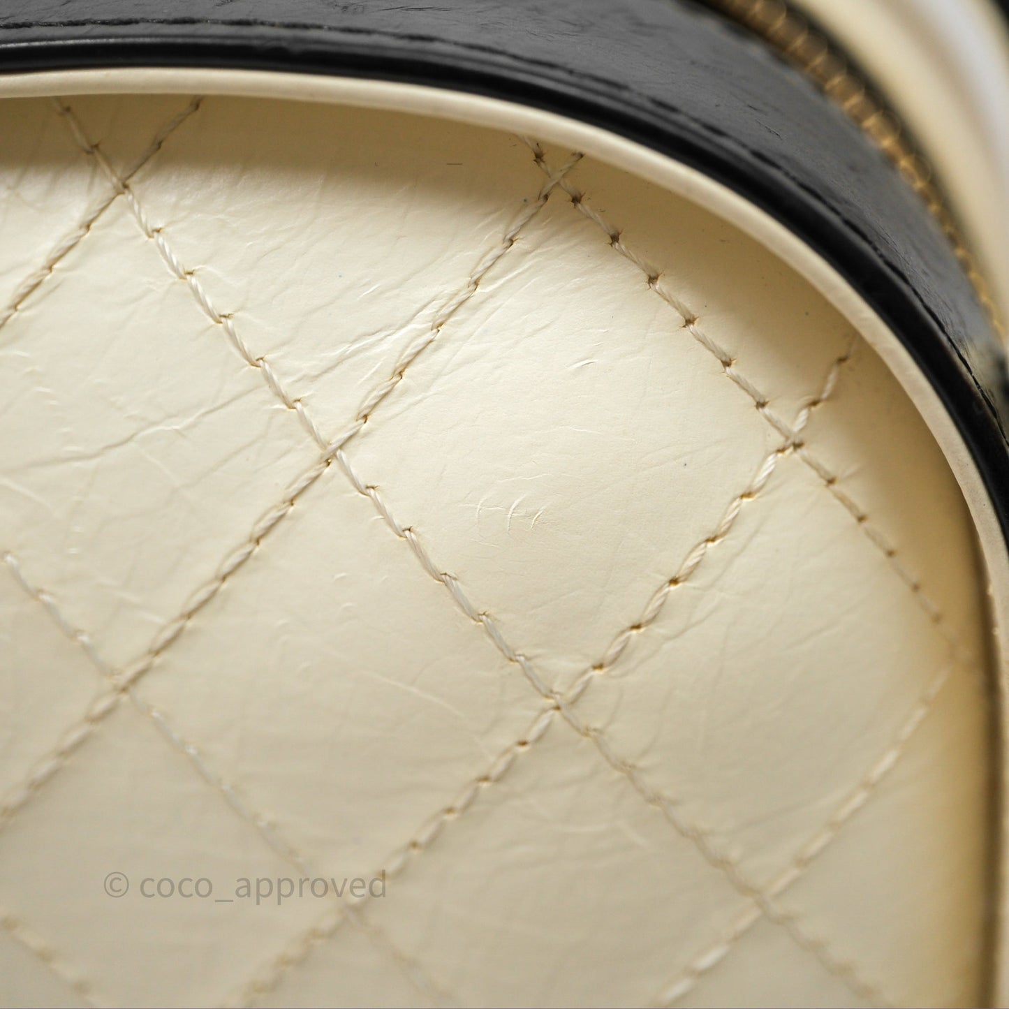 Chanel Quilted Stitched Vanity Case Bag Black/Ivory Calfskin Gold Hardware
