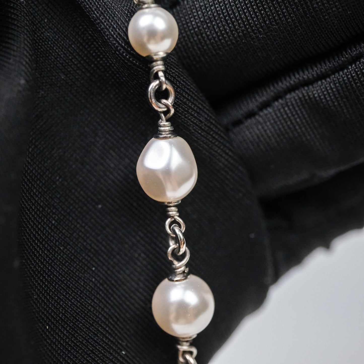 Chanel CC Crystal Heart Pearl Necklace Sliver Tone 23B