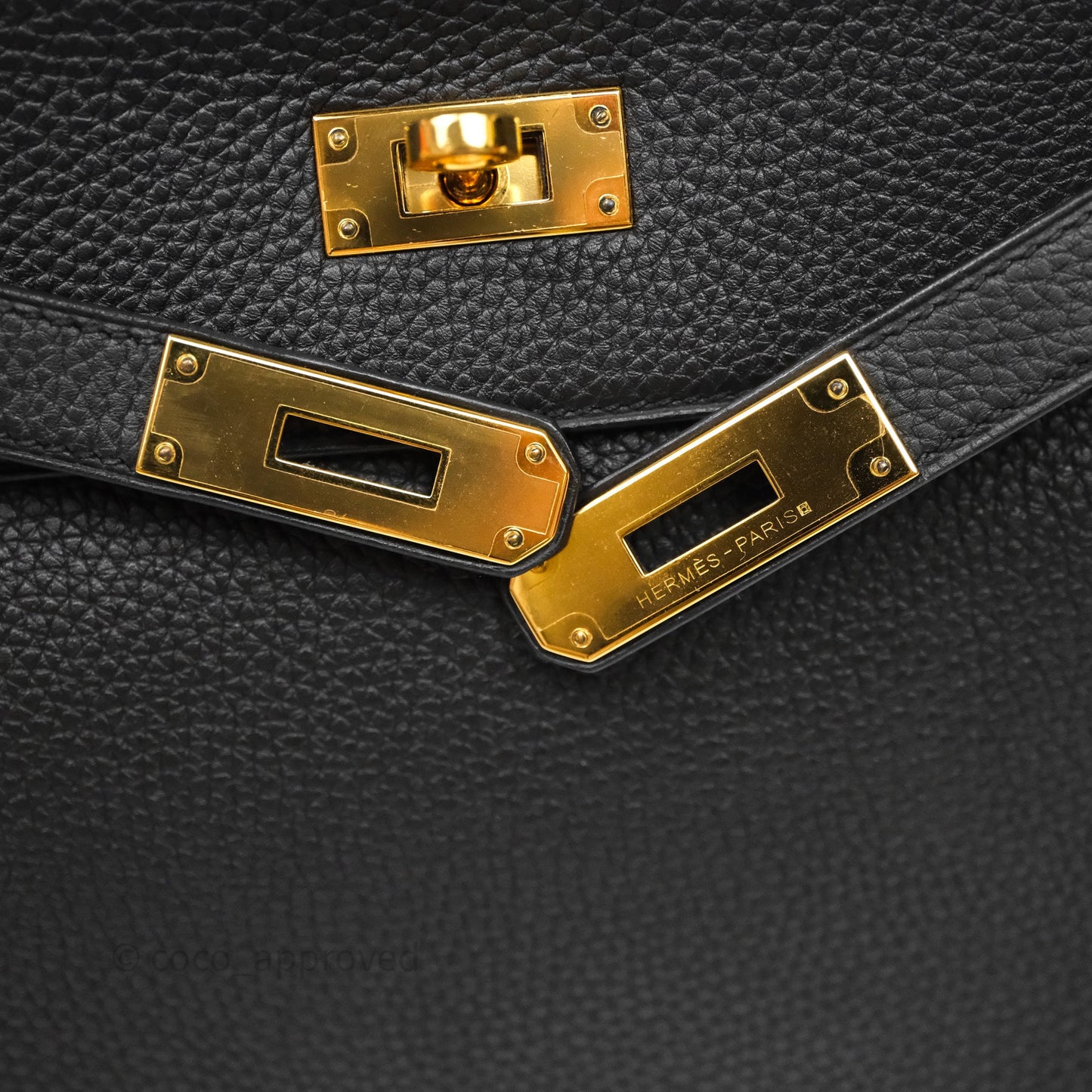 Hermès Retourne Kelly 28 Black Noir 89 Togo Gold Hardware