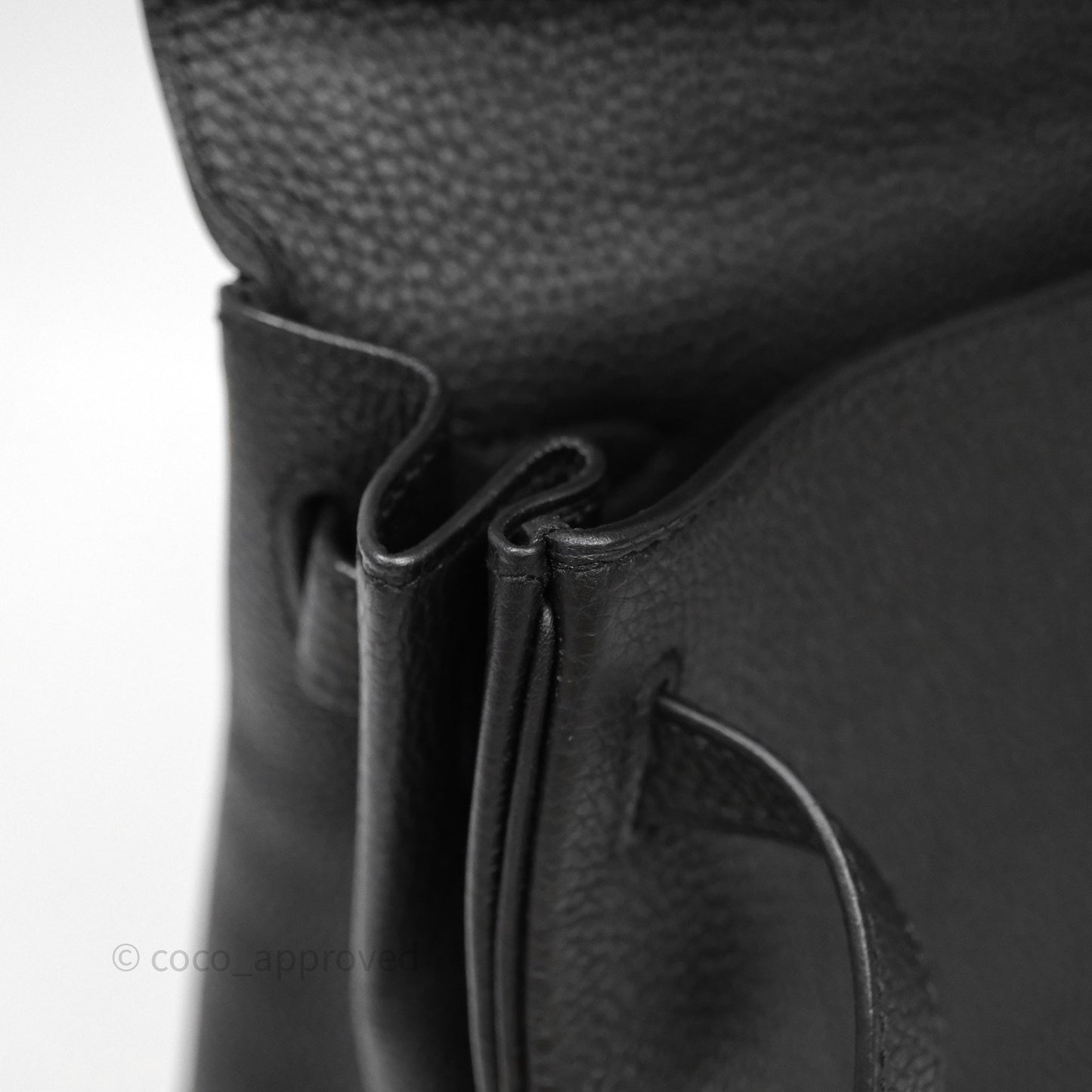 Hermès Retourne Kelly 28 Black Noir 89 Togo Gold Hardware