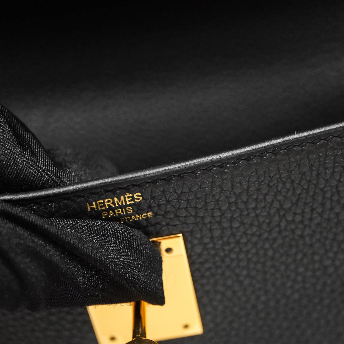 Hermès Retourne Kelly 28 Black Noir 89 Togo Gold Hardware