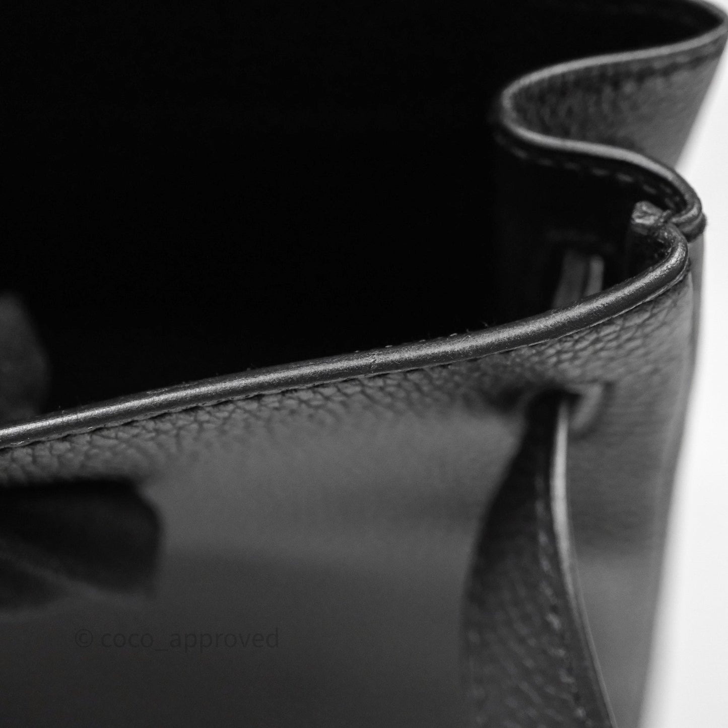 Hermès Retourne Kelly 28 Black Noir 89 Togo Gold Hardware