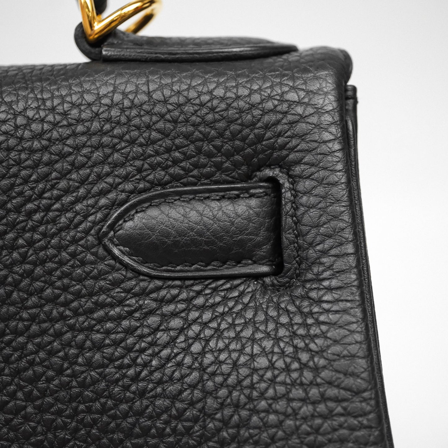 Hermès Retourne Kelly 28 Black Noir 89 Togo Gold Hardware