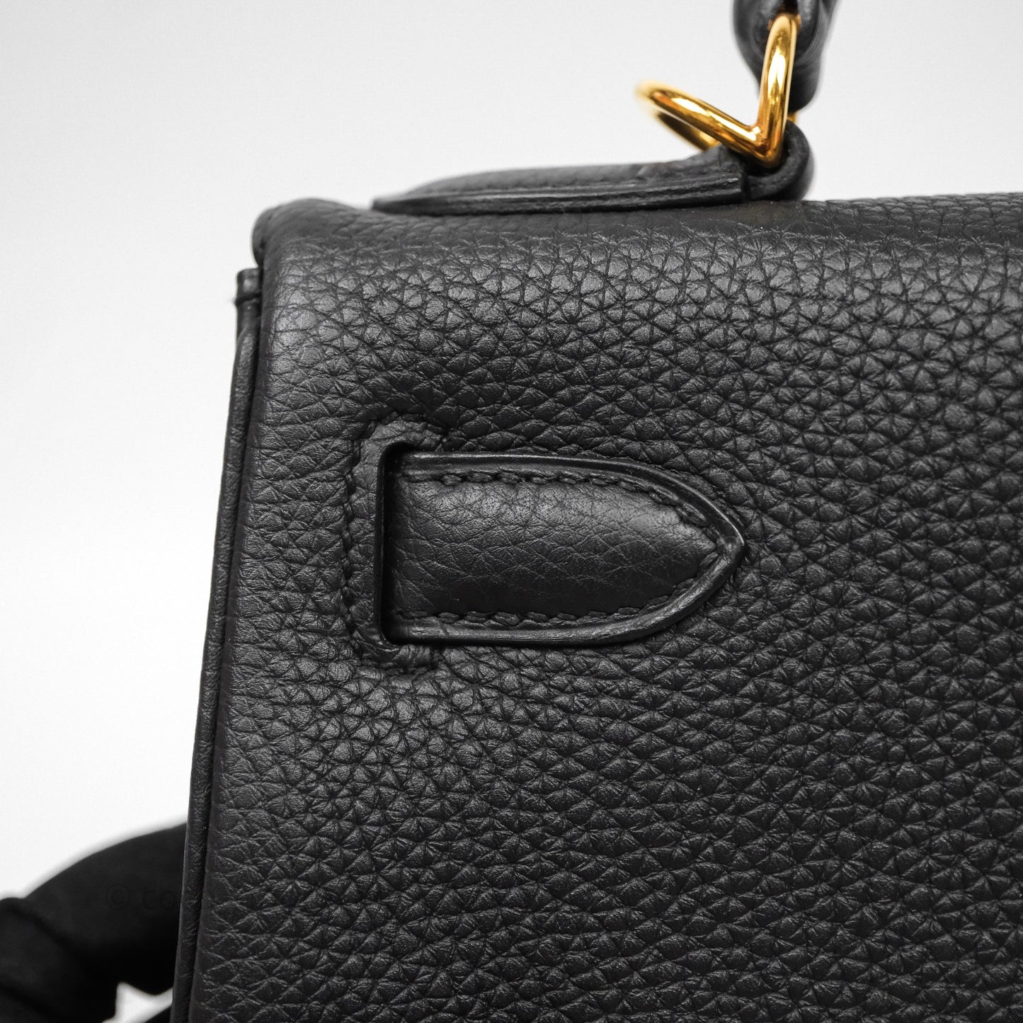 Hermès Retourne Kelly 28 Black Noir 89 Togo Gold Hardware