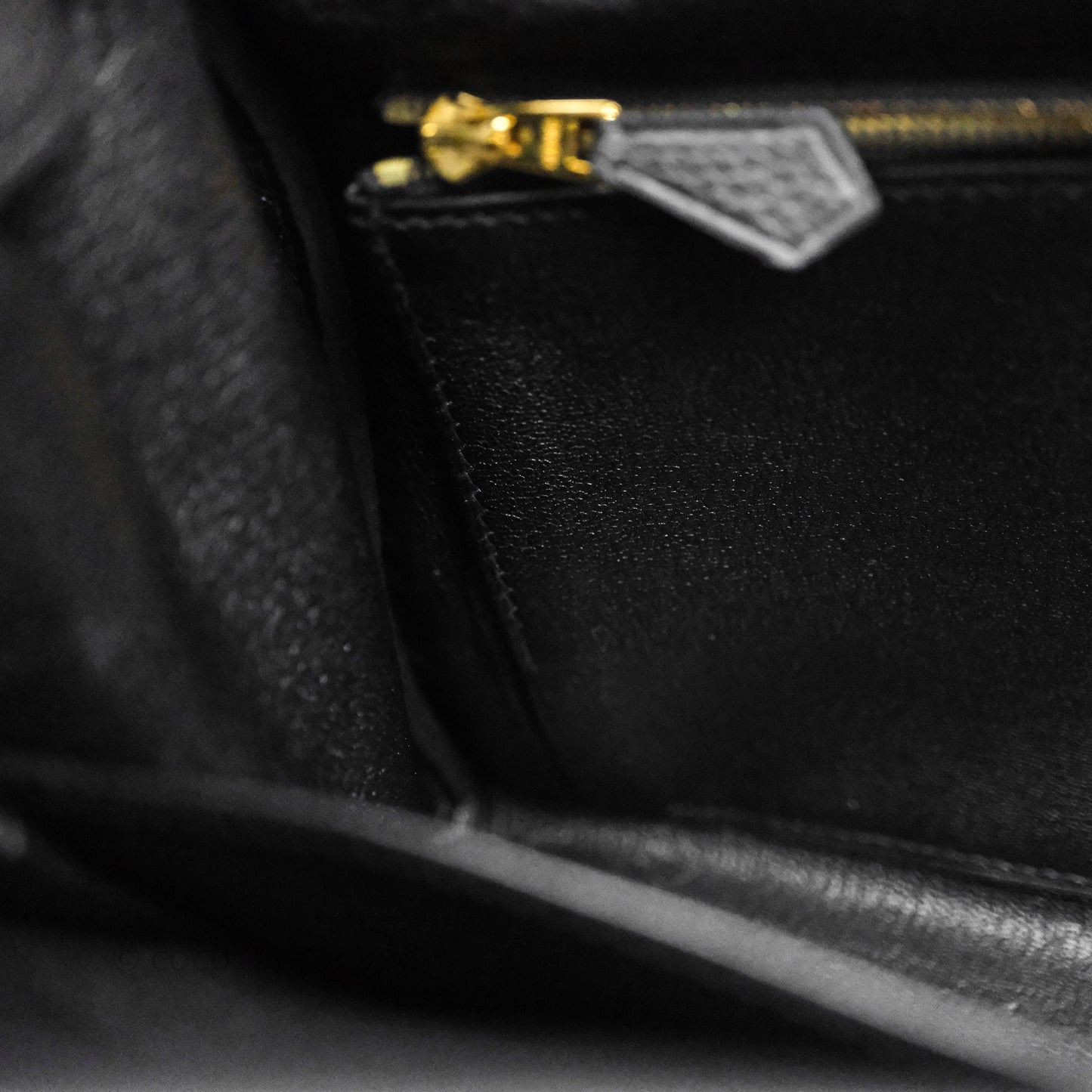Hermès Retourne Kelly 28 Black Noir 89 Togo Gold Hardware