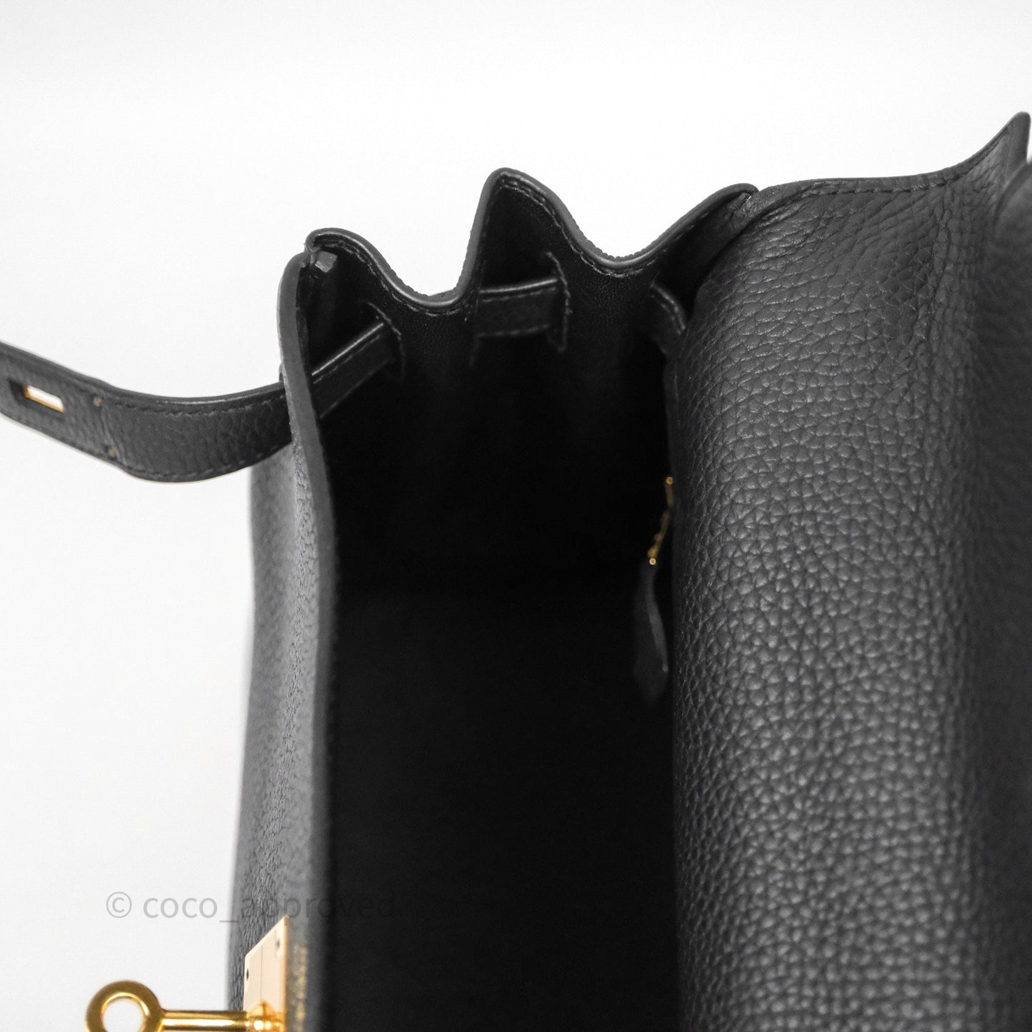 Hermès Retourne Kelly 28 Black Noir 89 Togo Gold Hardware
