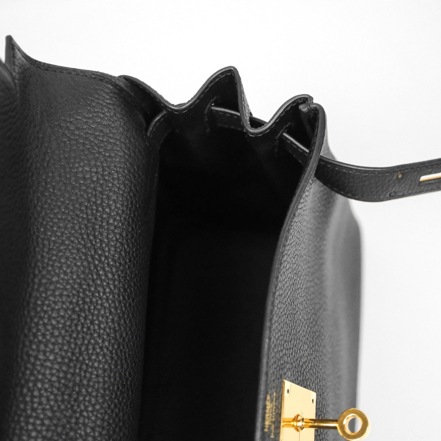 Hermès Retourne Kelly 28 Black Noir 89 Togo Gold Hardware