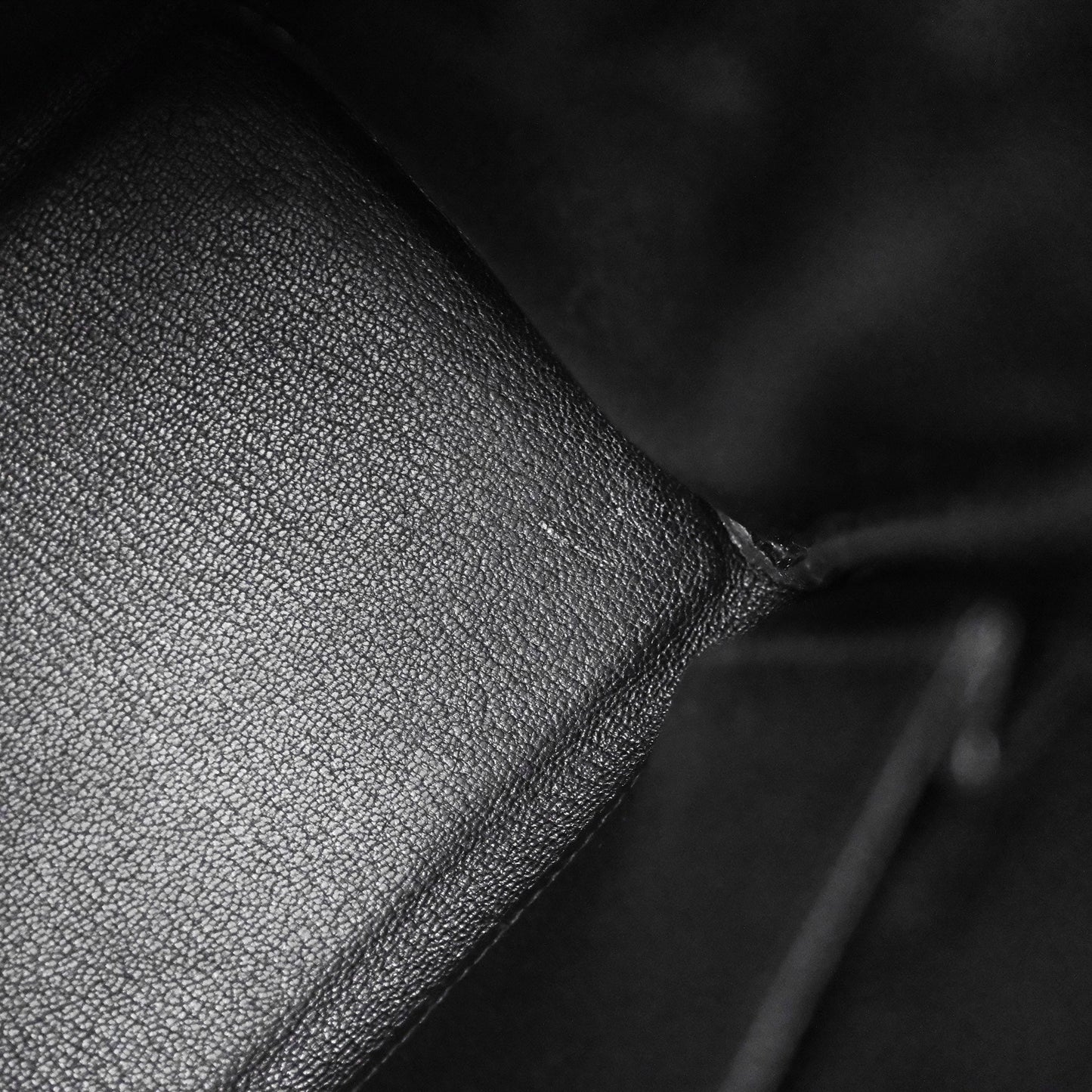 Hermès Retourne Kelly 28 Black Noir 89 Togo Gold Hardware