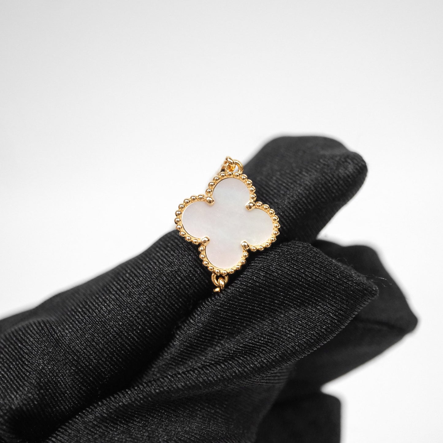 Van Cleef & Arpels Vintage Alhambra 5 Motifs White Mother-of-pearl Yellow Gold Bracelet