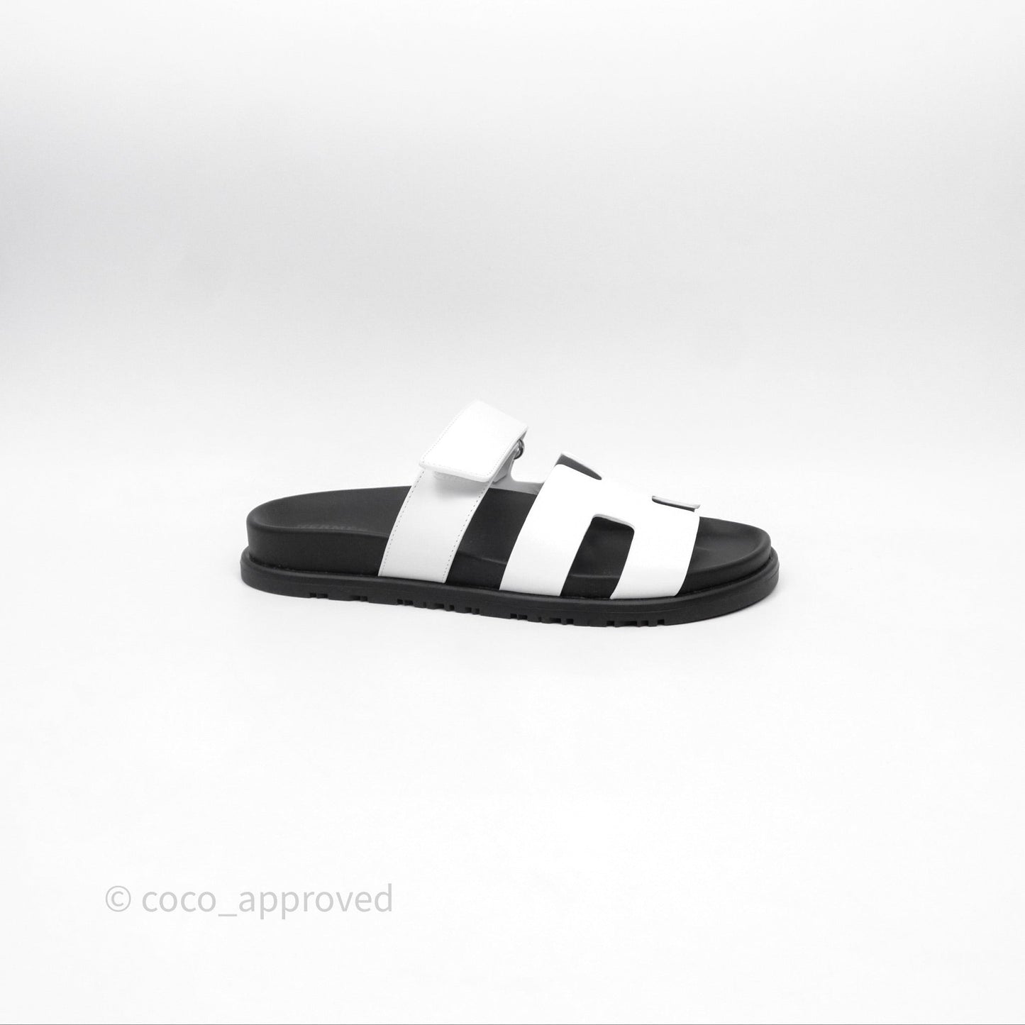 Hermès Chypre Sandal Calfskin Black/White Size 37