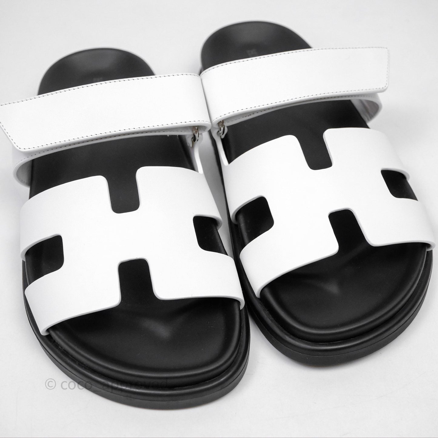 Hermès Chypre Sandal Calfskin Black/White Size 37