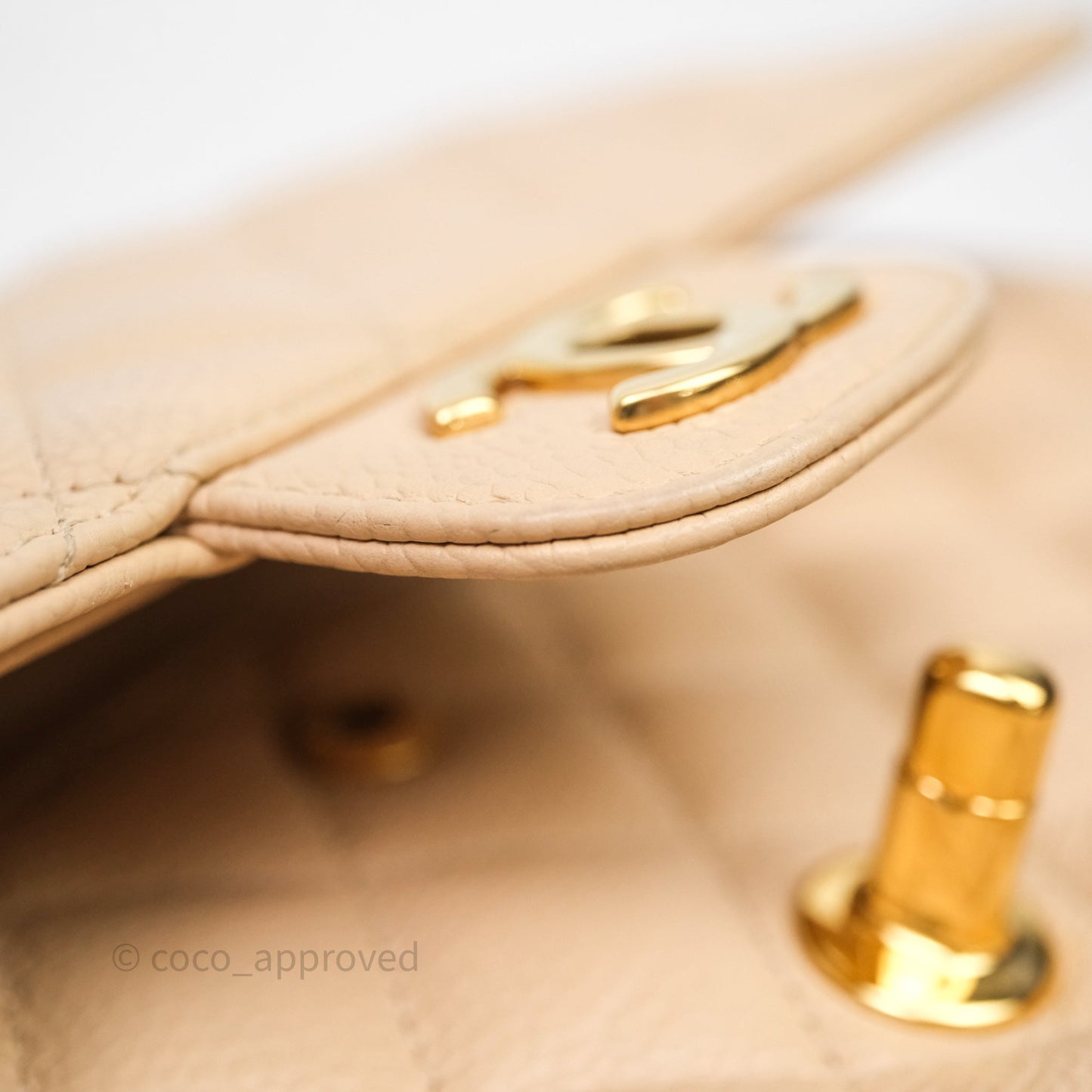 Chanel M/L Medium Classic Flap Quilted Beige Caviar Gold Hardware
