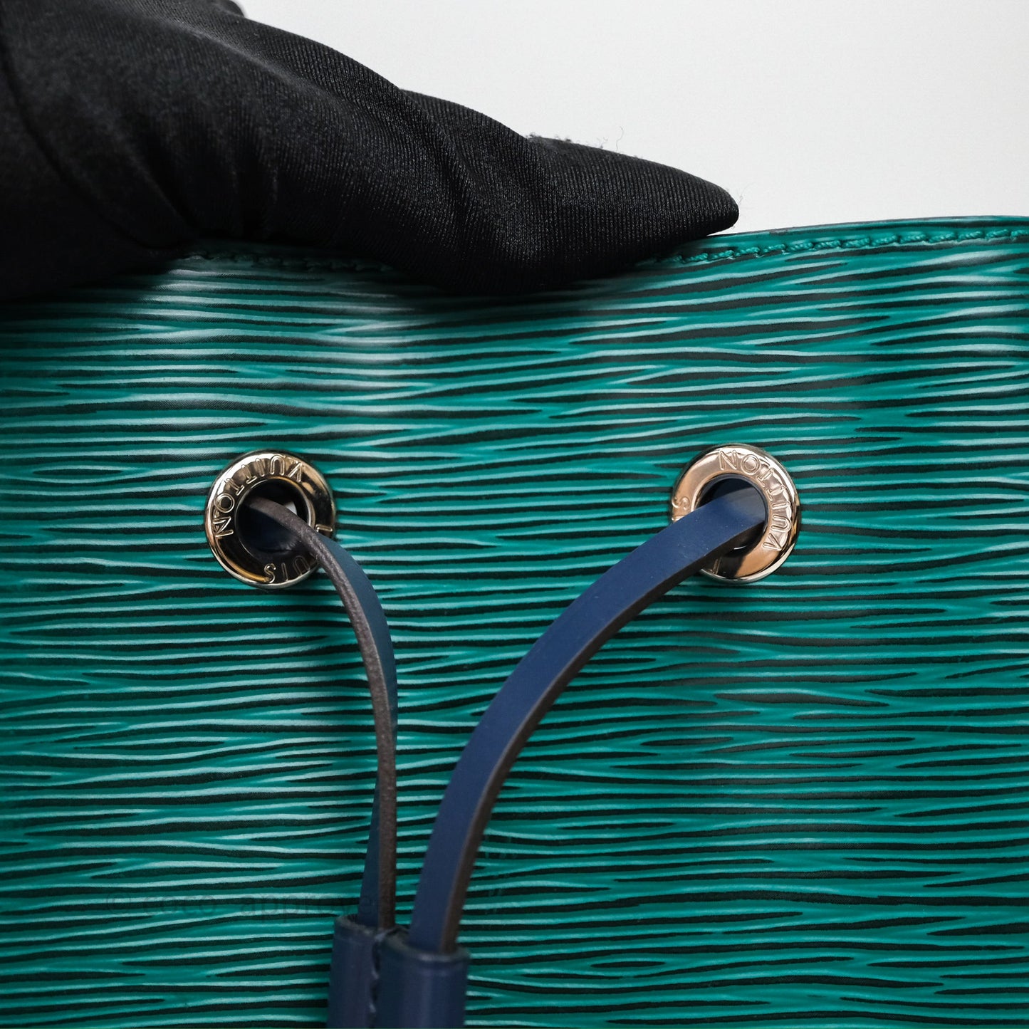Louis Vuitton Neonoe BB Epi Green /Navy