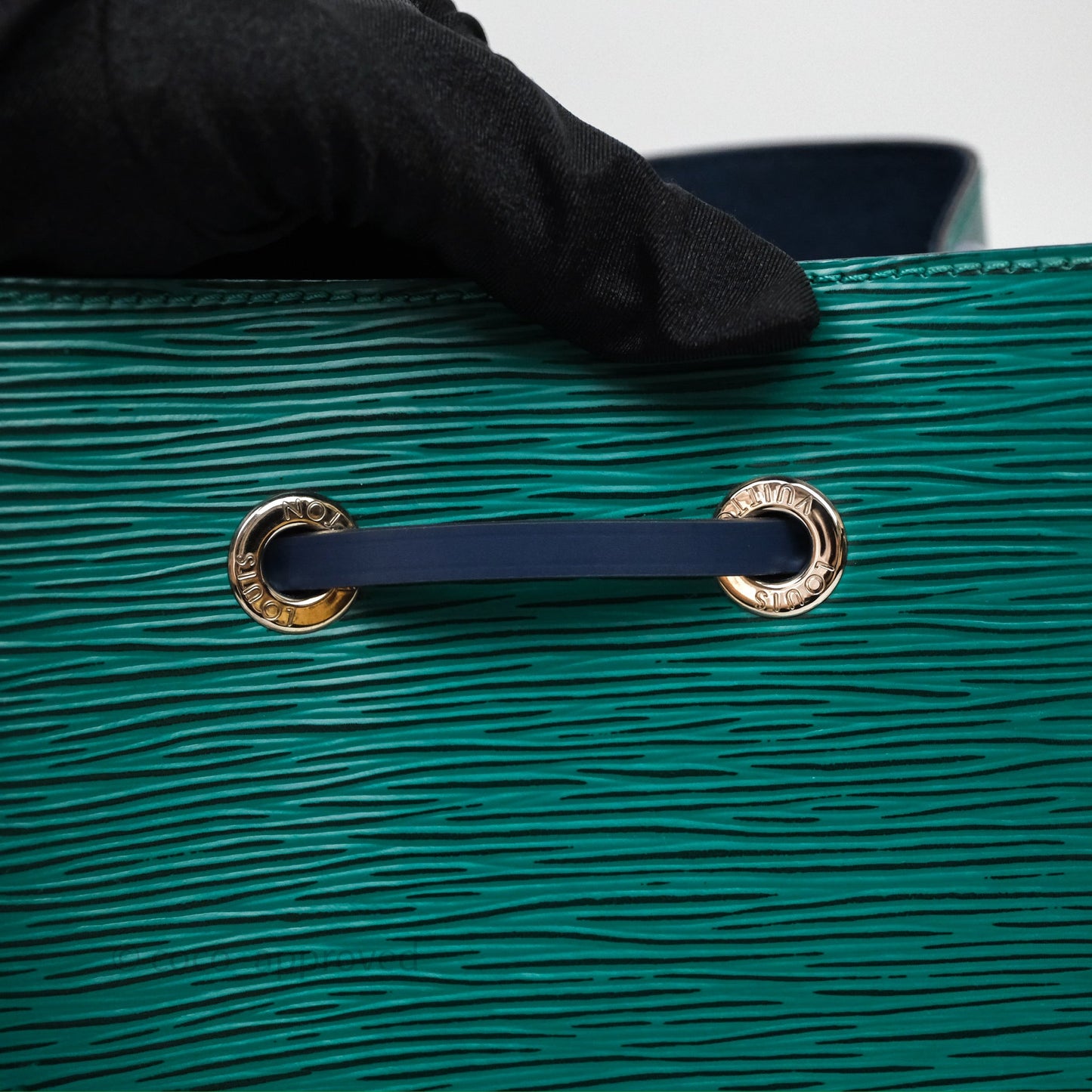 Louis Vuitton Neonoe BB Epi Green /Navy