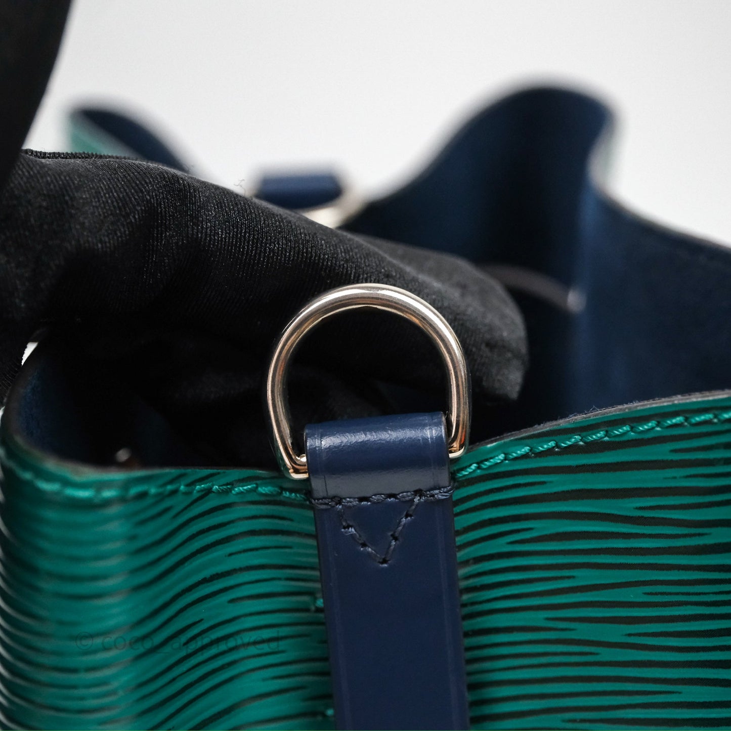 Louis Vuitton Neonoe BB Epi Green /Navy
