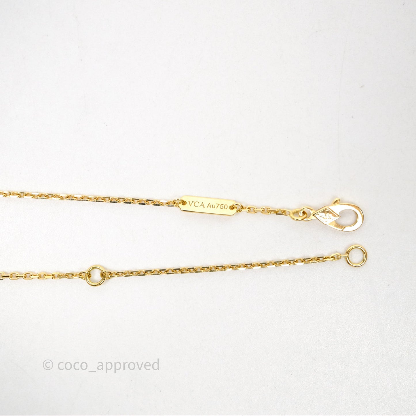 Van Cleef & Arpels Vintage Alhambra Pendant White Mother-of-pearl Yellow Gold