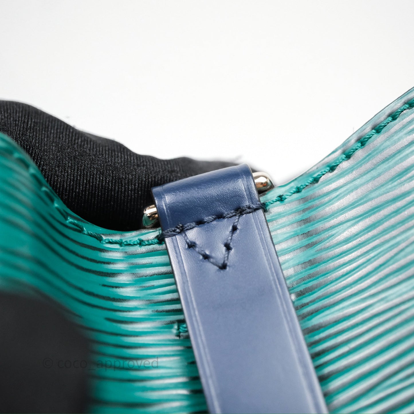 Louis Vuitton Neonoe BB Epi Green /Navy