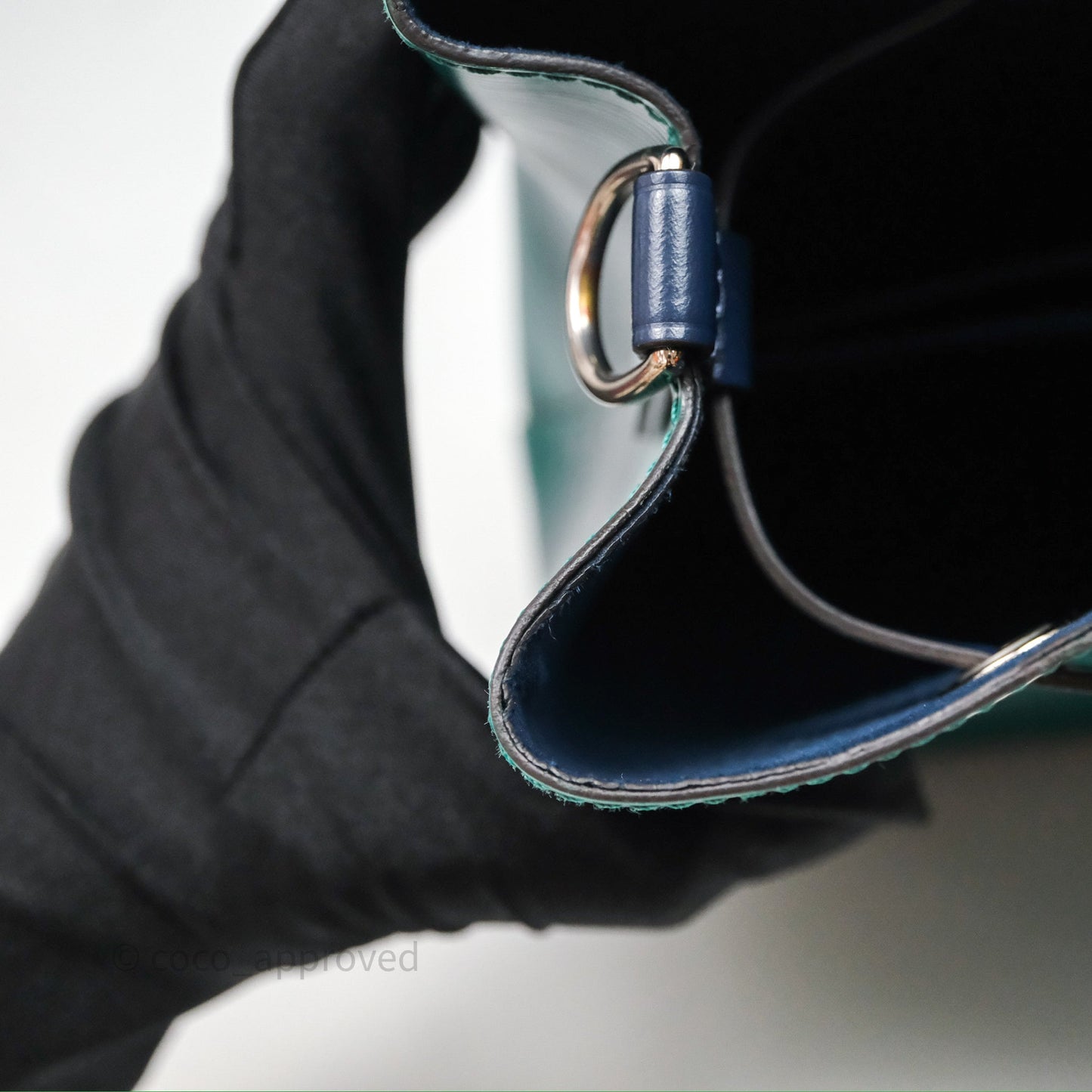 Louis Vuitton Neonoe BB Epi Green /Navy