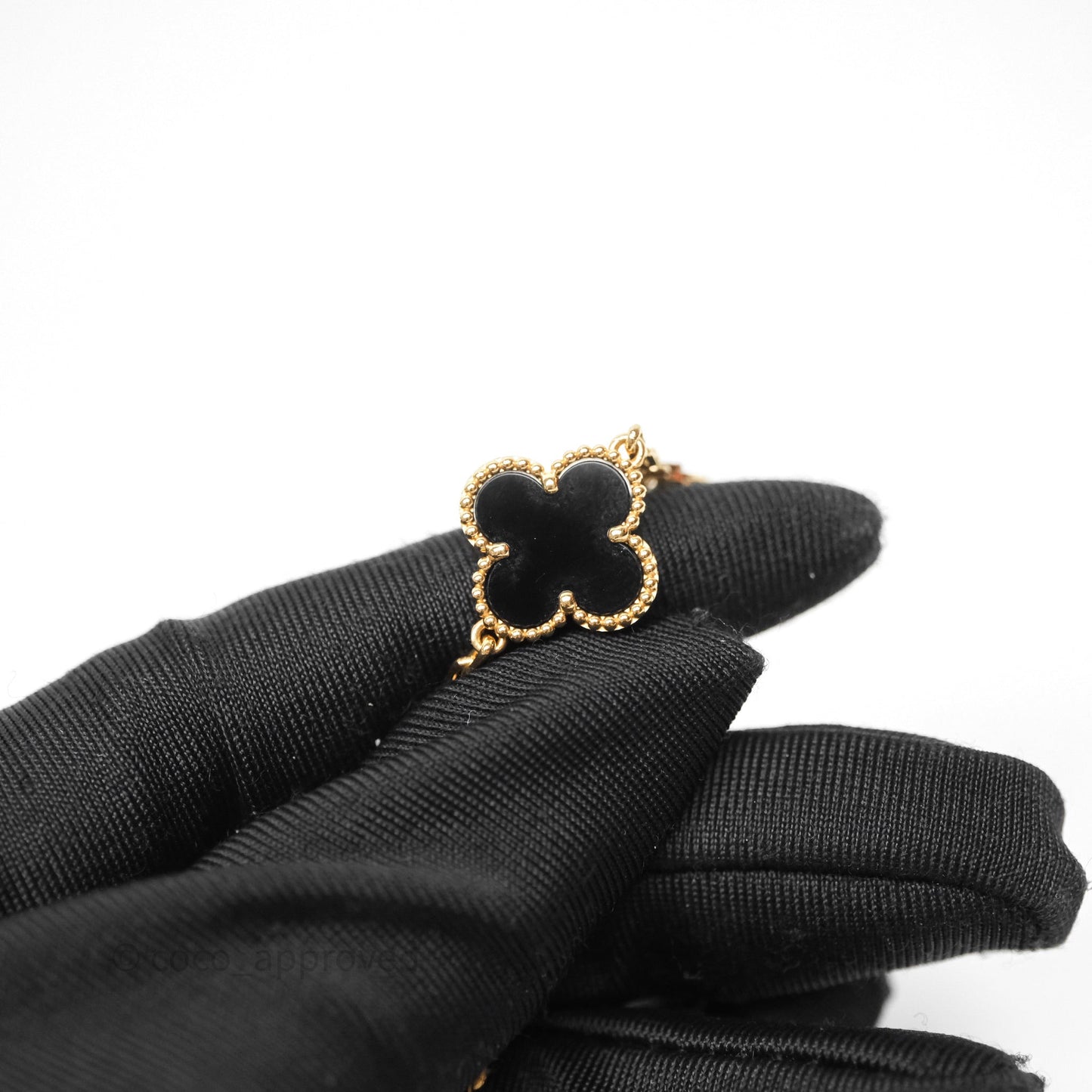 Van Cleef & Aprels 18k Gold and Black Onyx Vintage Alhambra 5 Motif Bracelet Yellow Gold