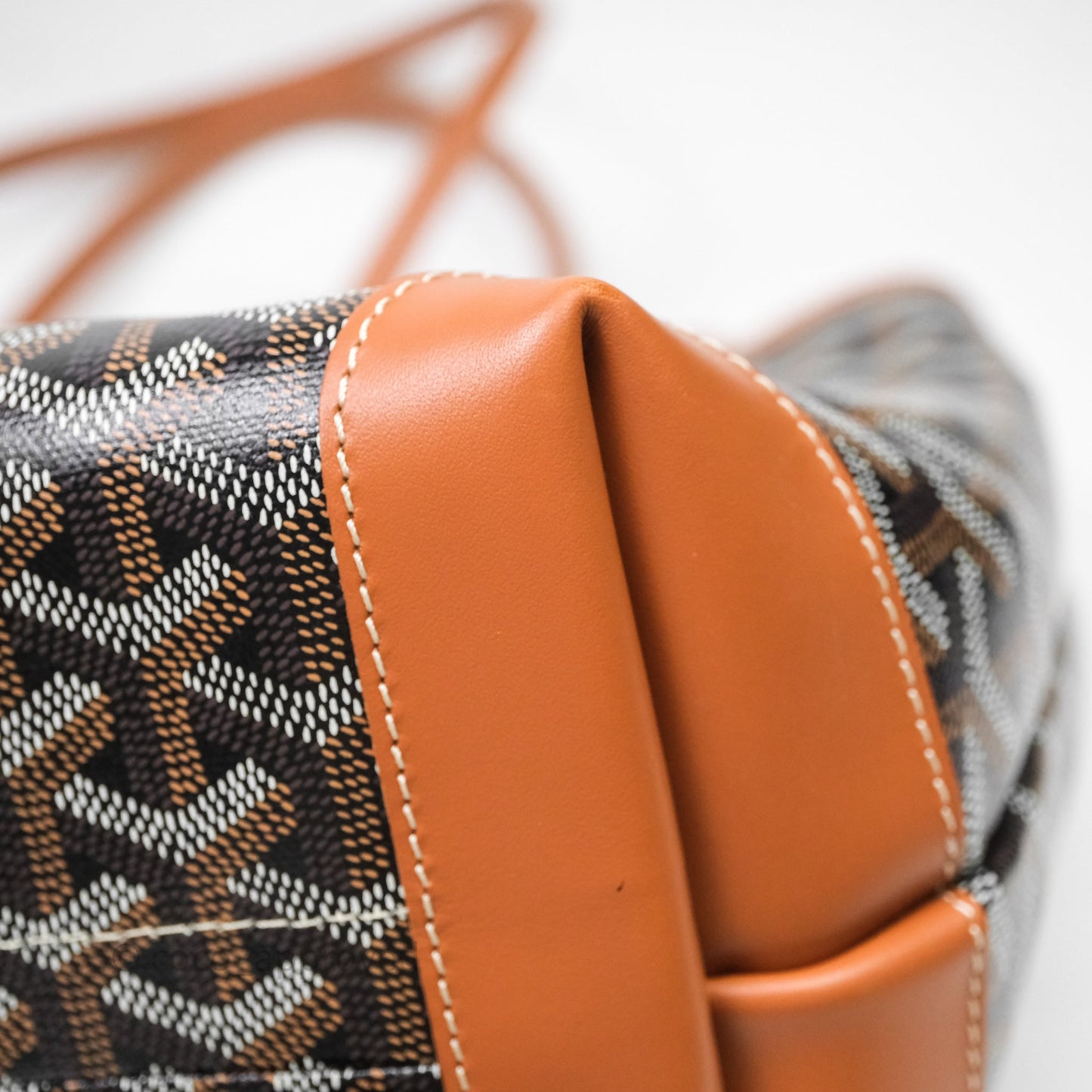 Goyard Goyardine Bellechasse PM Tan