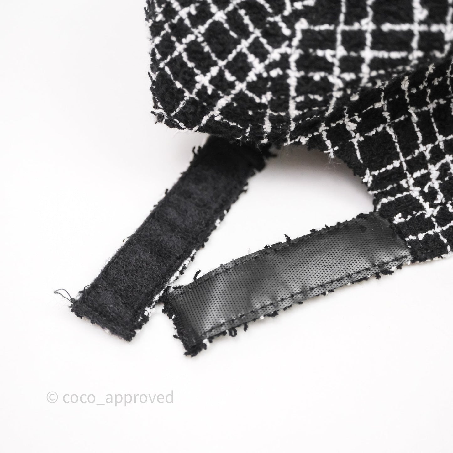 Chanel CC Tweed Cap Black/White