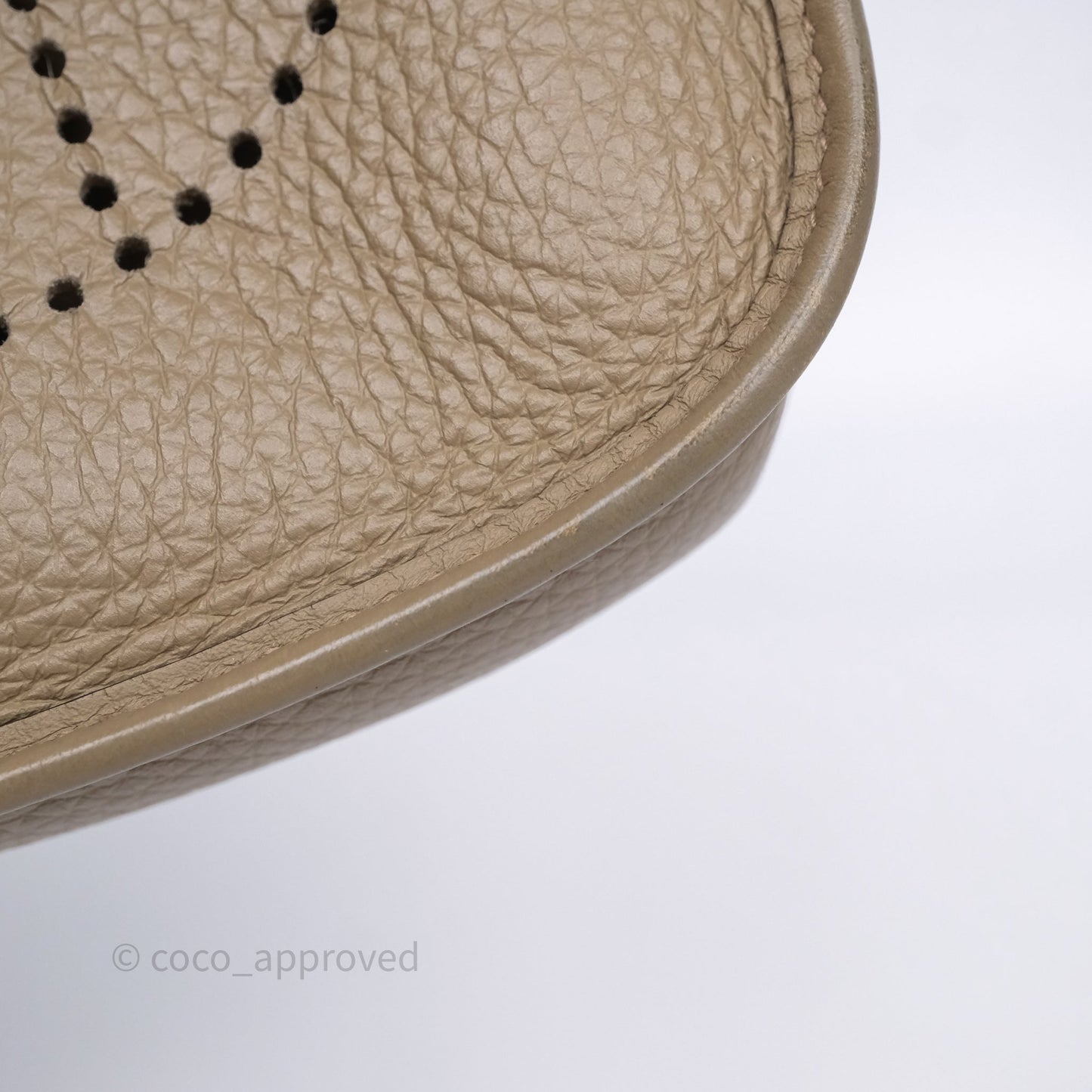 Hermès Mini Evelyne 16 Beige Marfa 8Q Clemence Gold Hardware