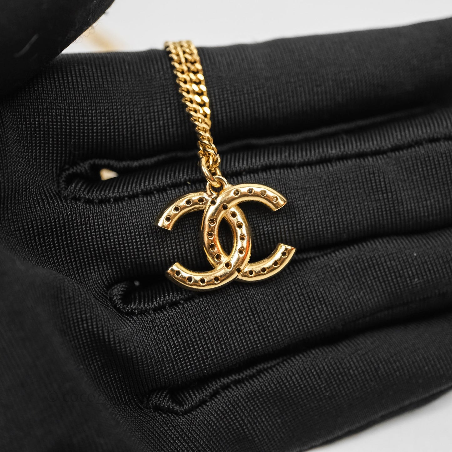 Chanel Crystal CC Necklace Gold Tone 20A