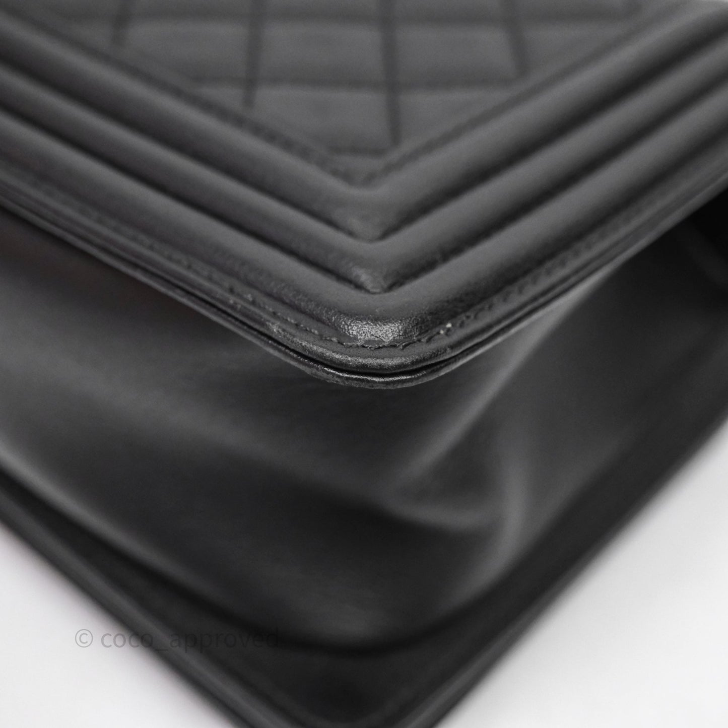 Chanel Medium Boy Quilted Black Calfskin Aged Gold Hardware