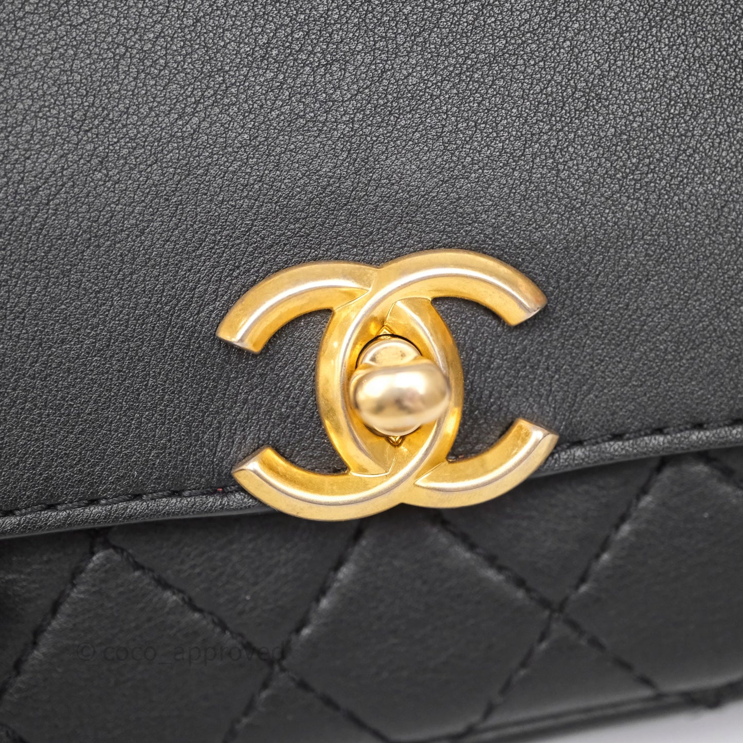Chanel Quilted Flap Bag with Coin Purse Black Calfksin Aged Gold Hardware