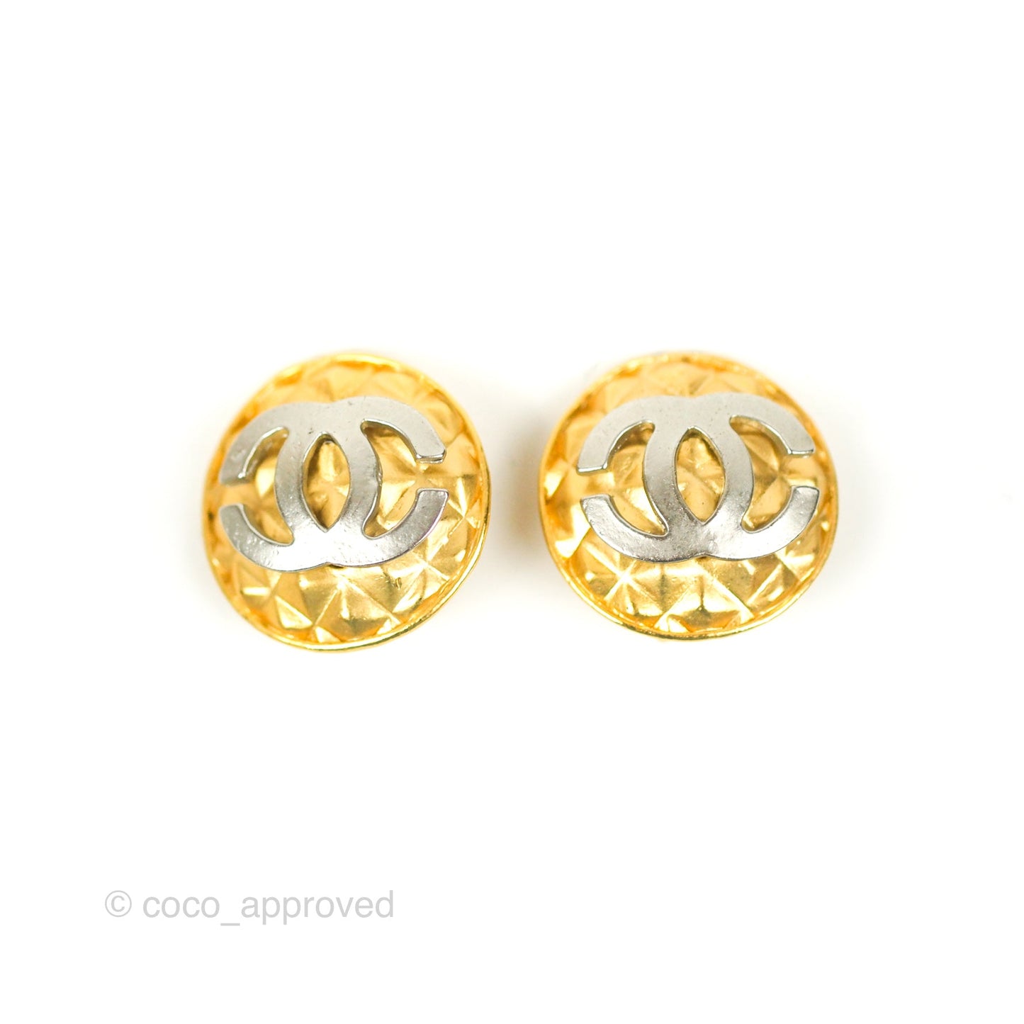 Chanel Vintage CC Round Clip On Earrings Gold Tone