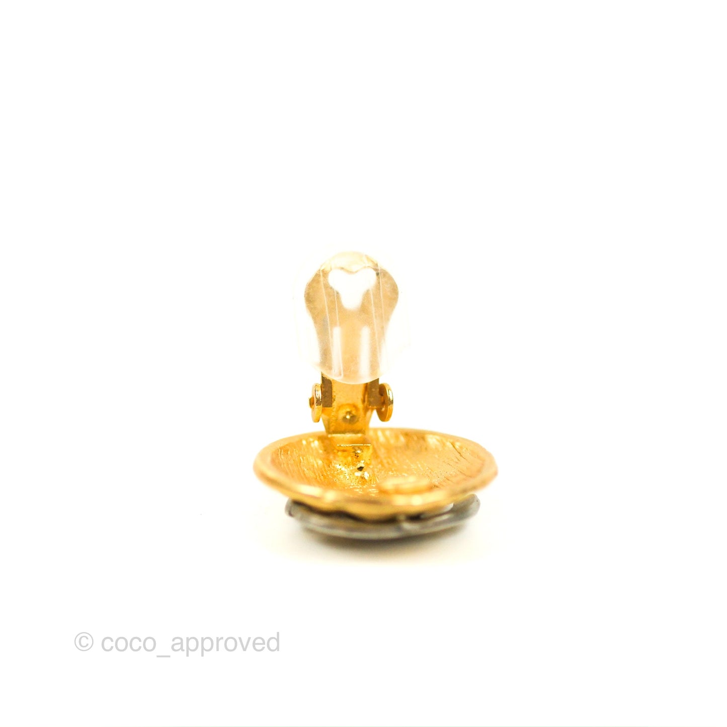 Chanel Vintage CC Round Clip On Earrings Gold Tone