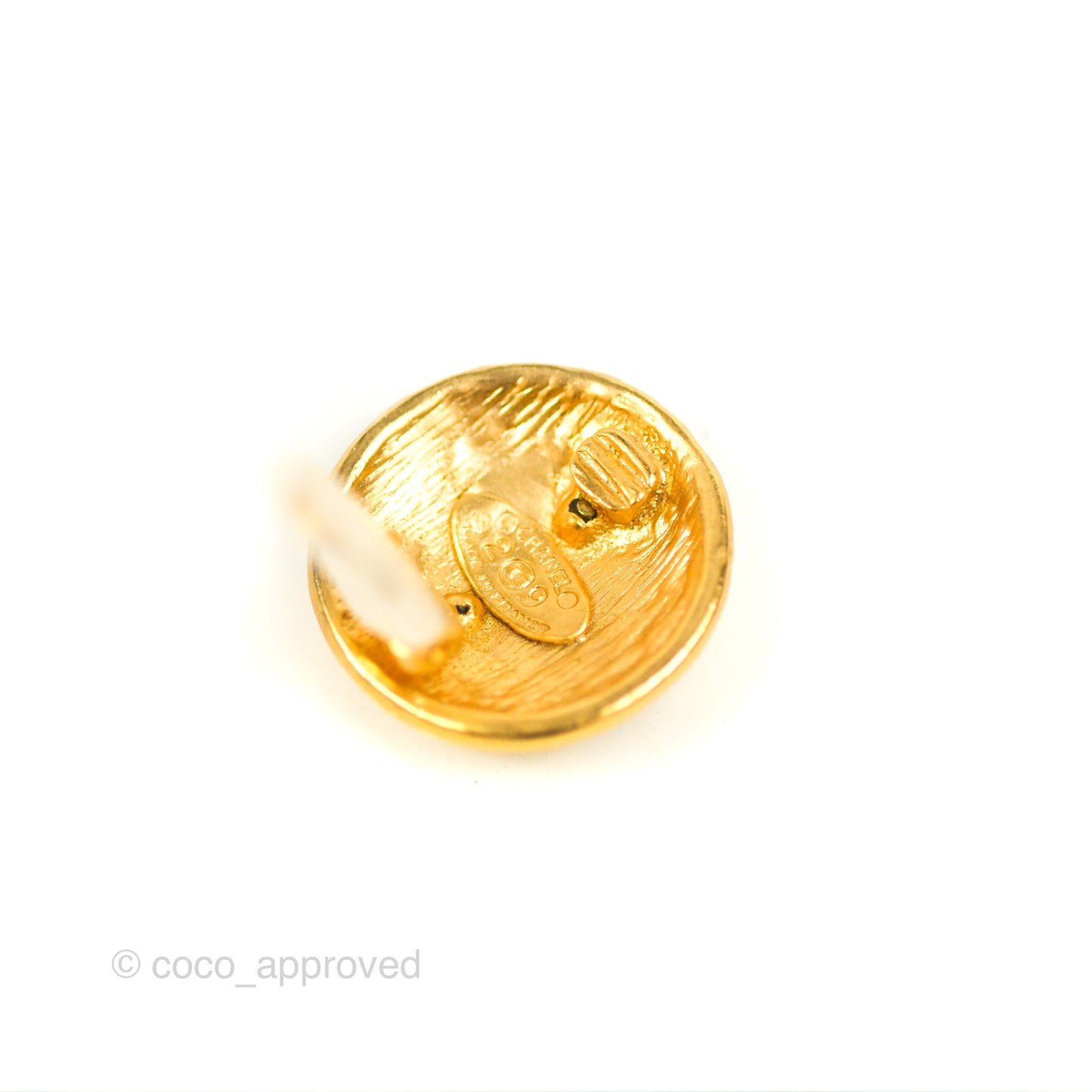 Chanel Vintage CC Round Clip On Earrings Gold Tone
