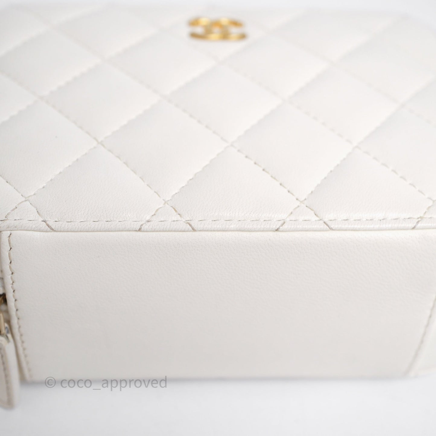Chanel Quilted CC Pearl Crush Camera Case White Lambskin Gold Hardware