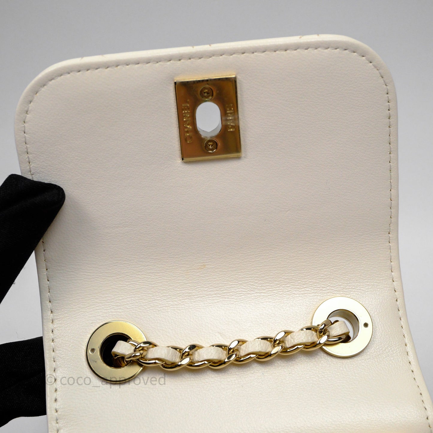 Chanel Mini Quilted Trendy CC Clutch With Chain White Lambskin Gold Hardware