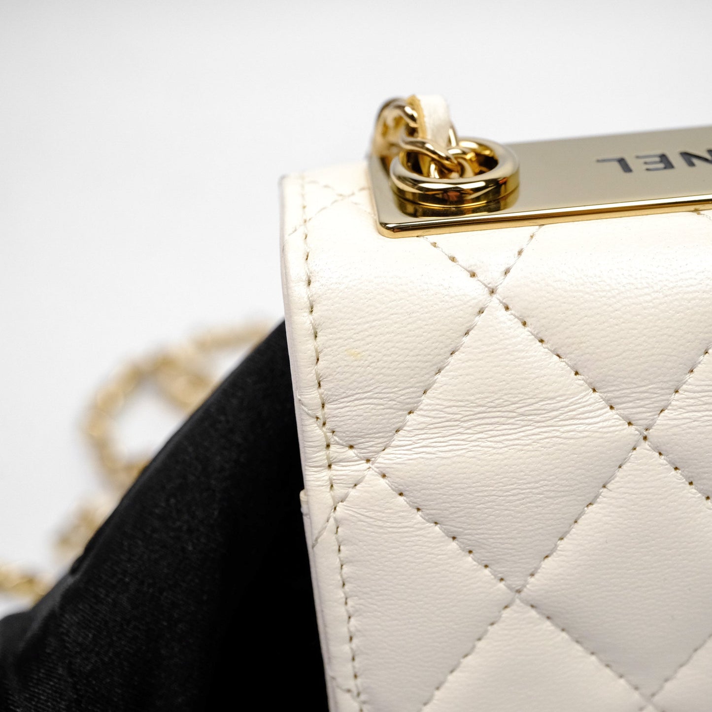 Chanel Mini Quilted Trendy CC Clutch With Chain White Lambskin Gold Hardware