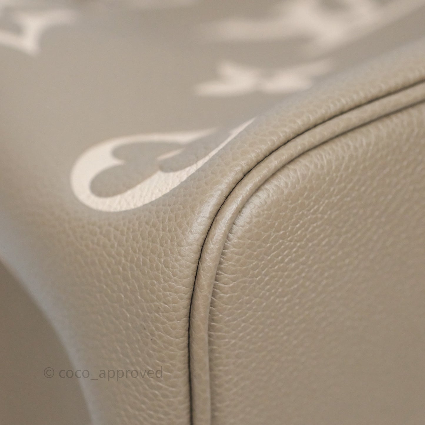 Louis Vuitton NéoNoé MM Dove /Cream Monogram Empreinte Leather