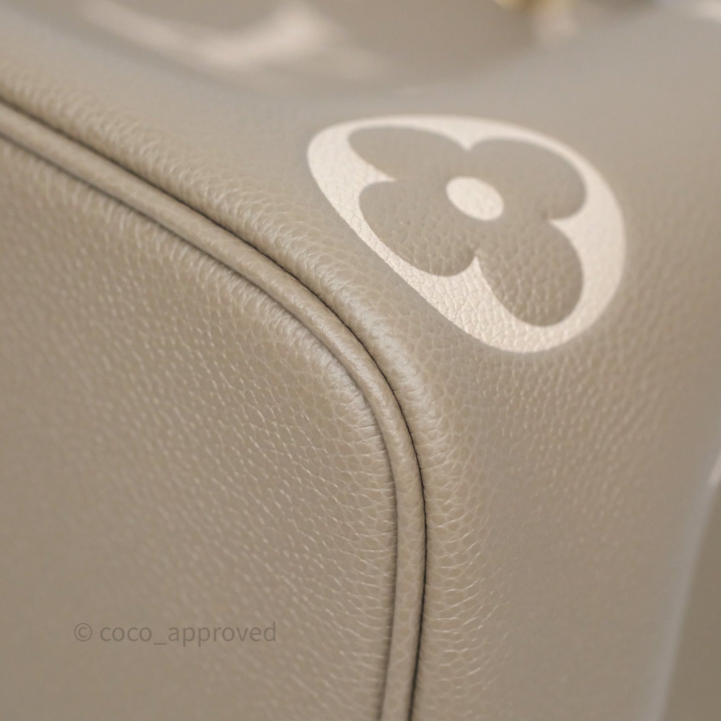 Louis Vuitton NéoNoé MM Dove /Cream Monogram Empreinte Leather