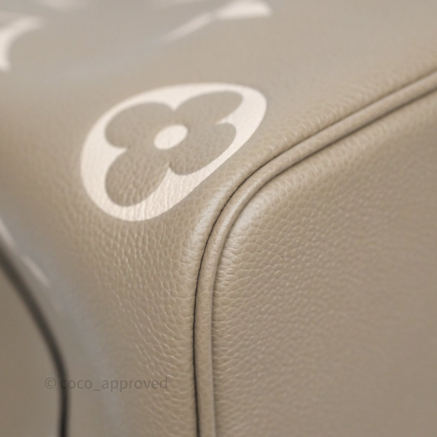 Louis Vuitton NéoNoé MM Dove /Cream Monogram Empreinte Leather